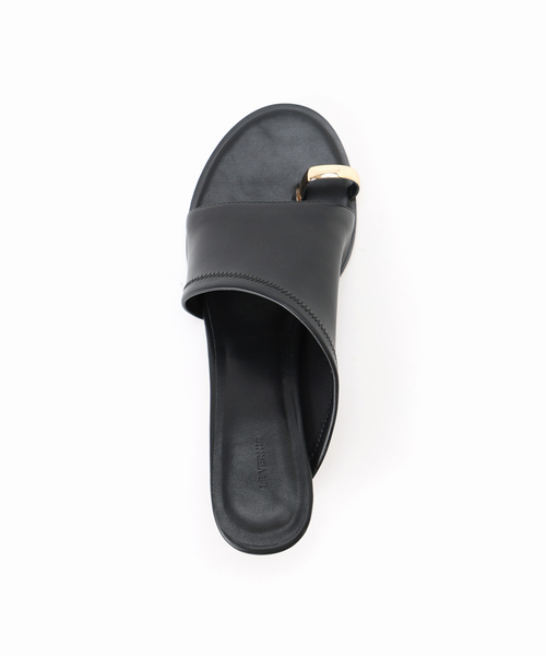 Le Vernis（ル・ベルニ） サンダル Toe ring sandals レディース