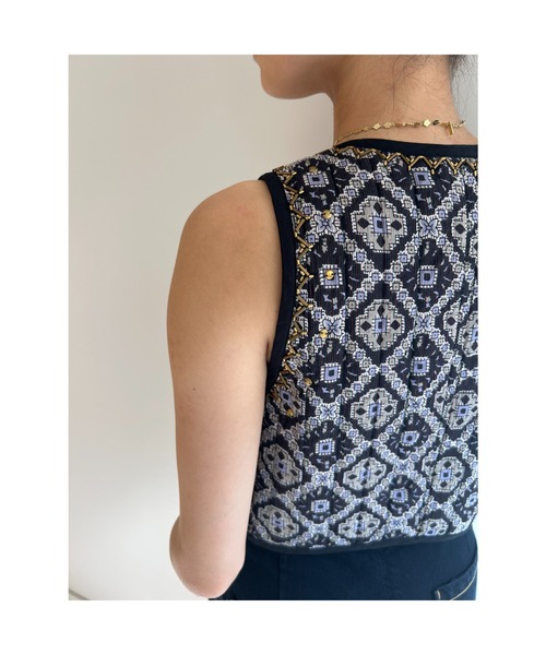 sara mallika（サラ マリカ） ベスト ジレ KAREENA SQUARE PRINT BEADS