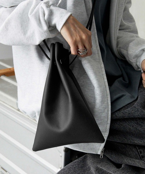 ショルダーバッグ 「Alfred Alex」synthetic leather drawstring