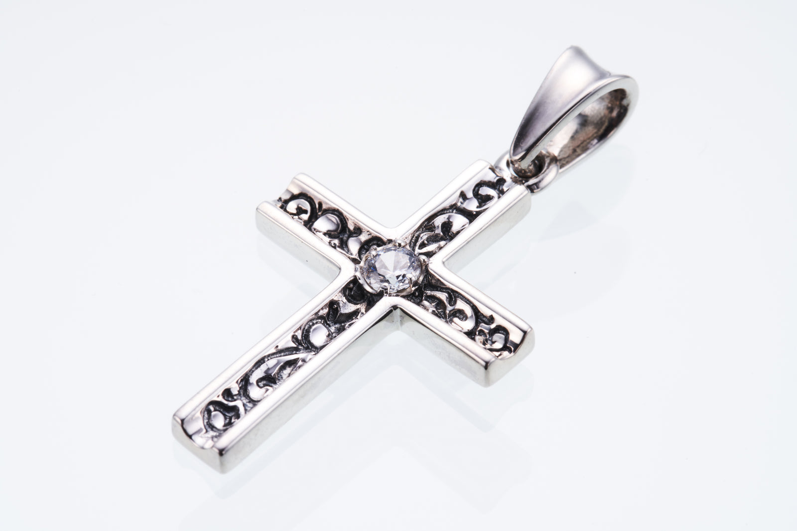 Trench Cross Pendant : M (Antique Finish)｜トレンチ・クロス