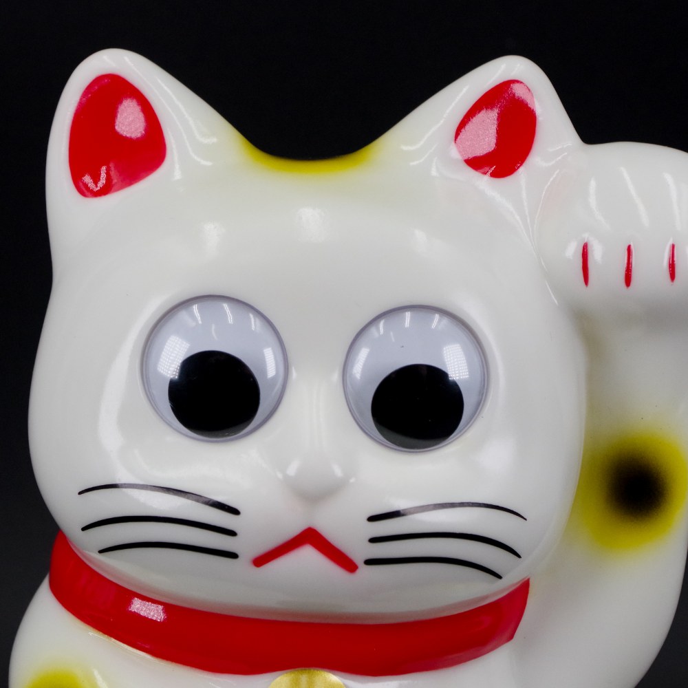 1月18日(日)11時より販売開始】【LeeeeeeToy】白招き猫XXLが登場