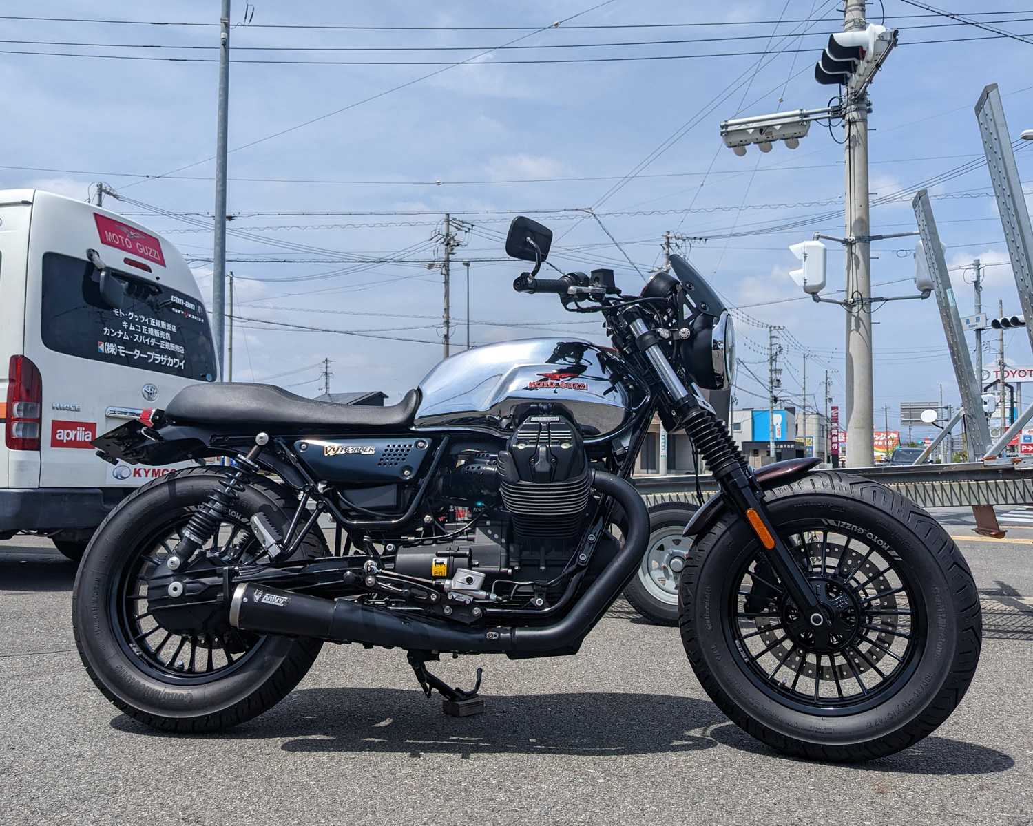 V9 BOBBER＋V7 RACER ＝他人と被らないモトグッツィ | 仕事も遊びも