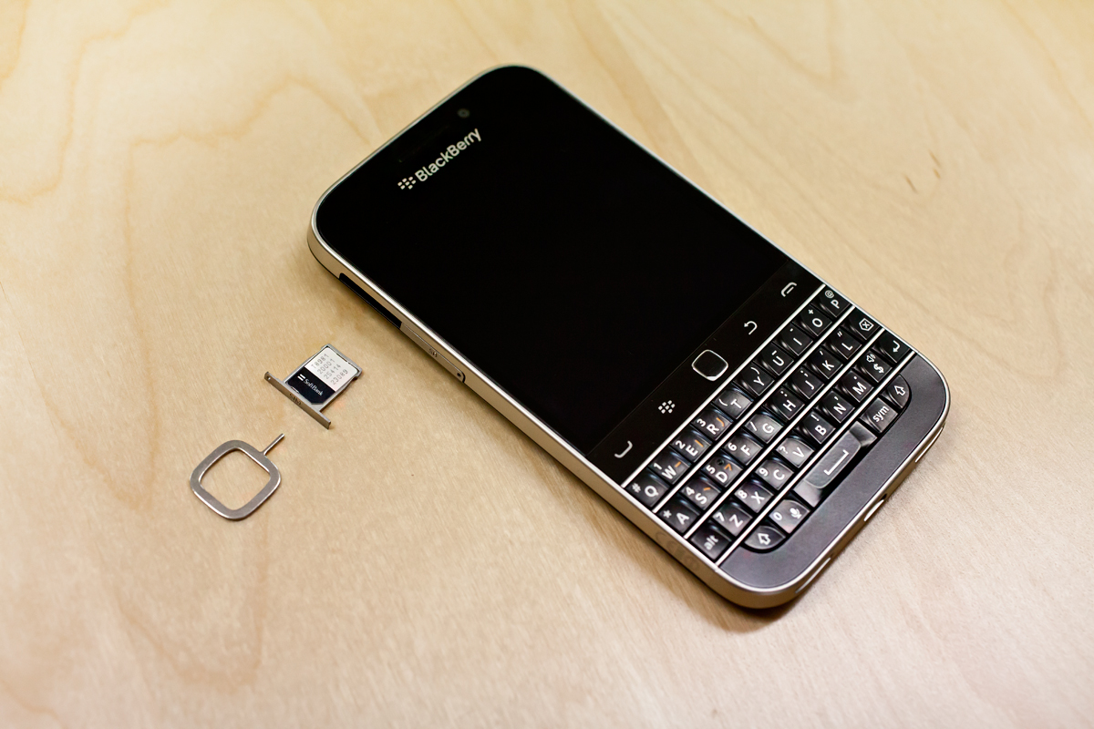 BlackBerryファン待望のBlackBerry Classicが到着したので開封式