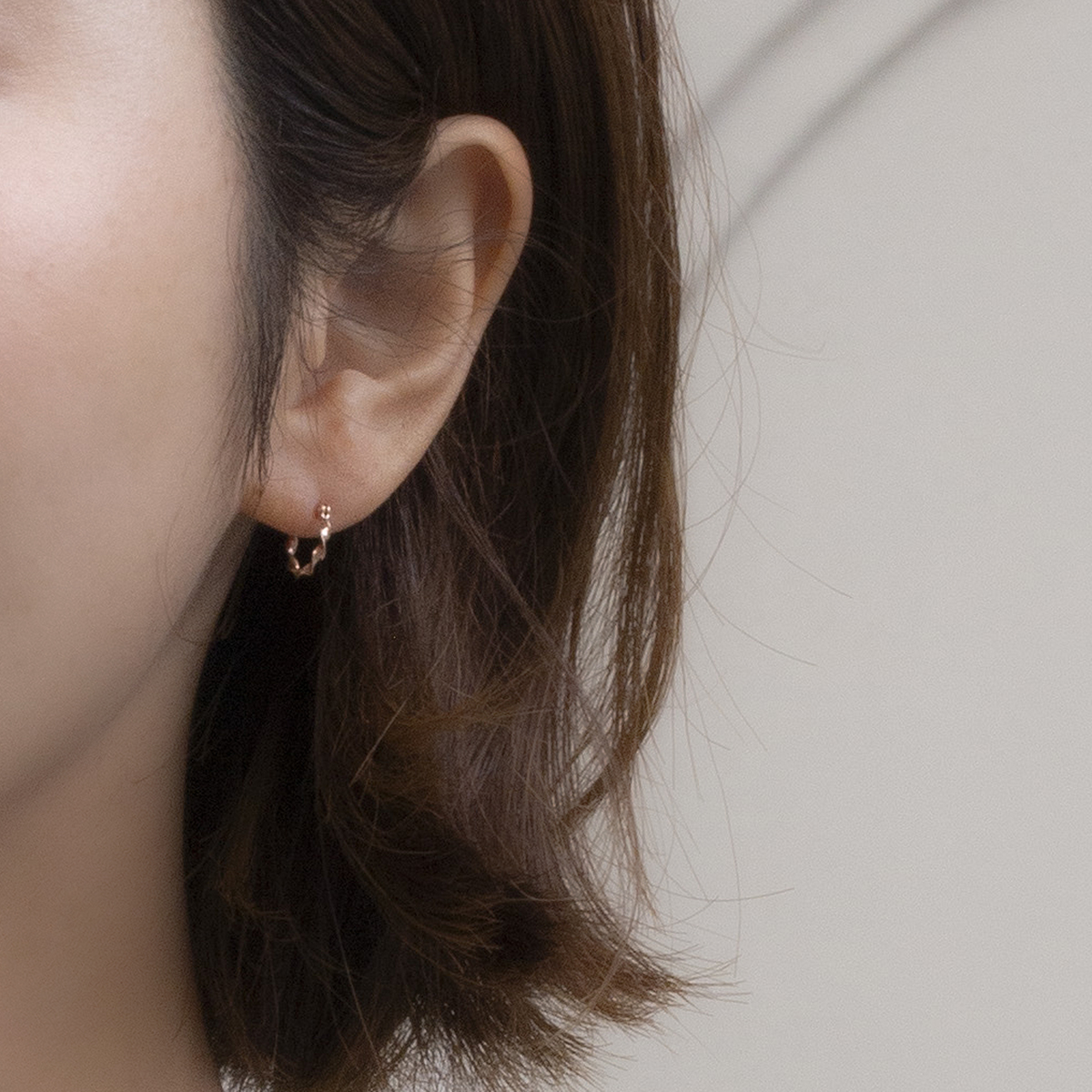 K10 PG フープピアス ひねり ピアス ピンクゴールド | IKEDAジュエリー