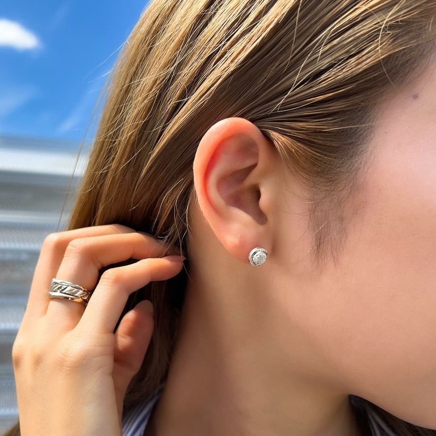 ガルニ ピアス ホワイトストーン 白 GARNI - 【お取り寄せ注文可能