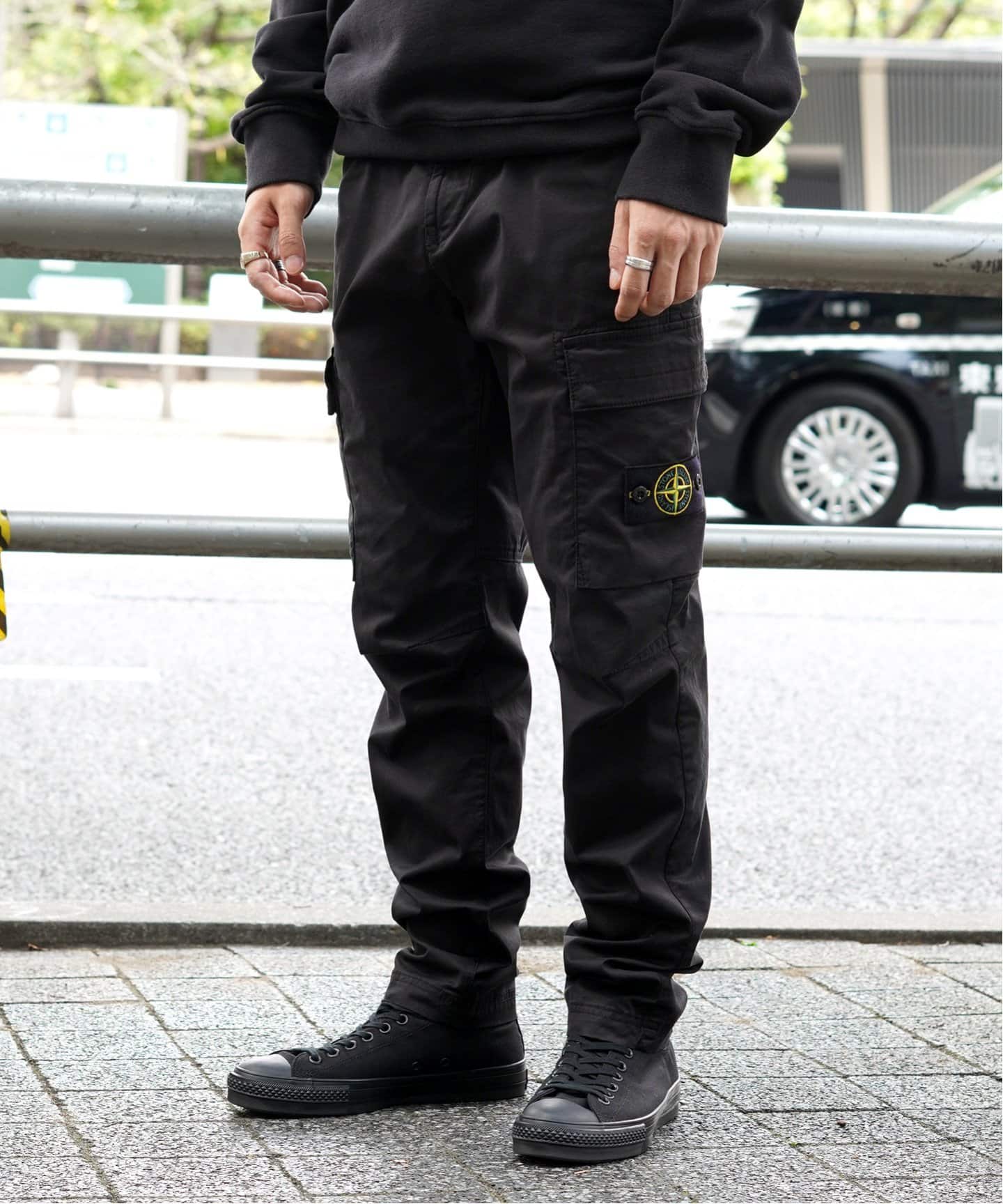 STONE ISLAND ブラック カーゴパンツ 【公式通販】