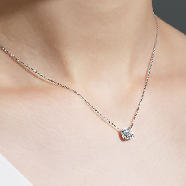 PT950 ルシーダ クッションカット ダイヤモンド ヘイロー ネックレス