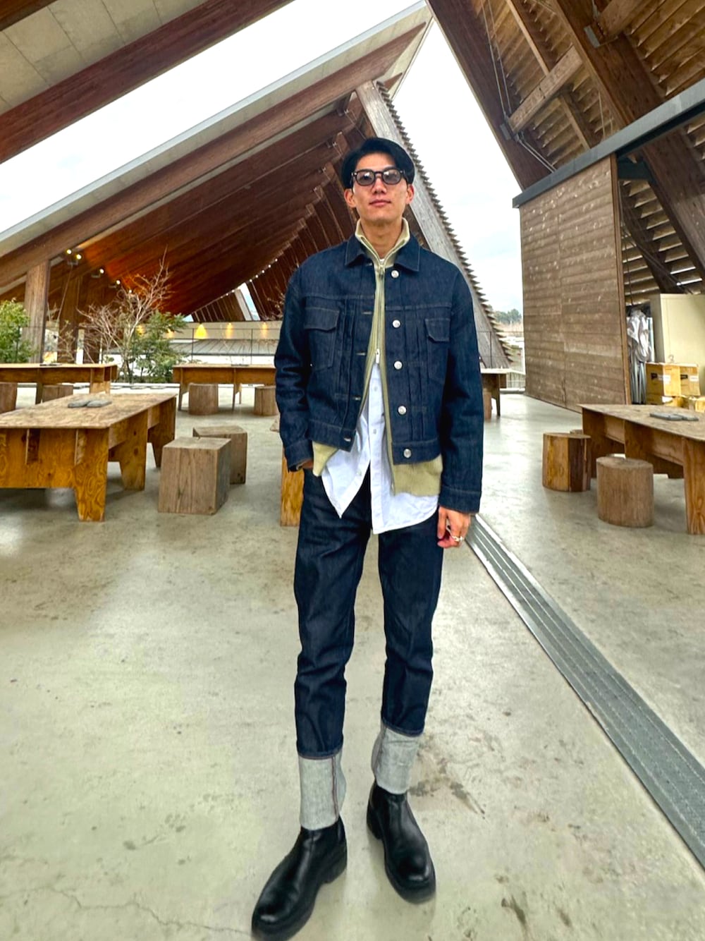 Maison Kitsuneのデニムジャケットを使った人気ファッション
