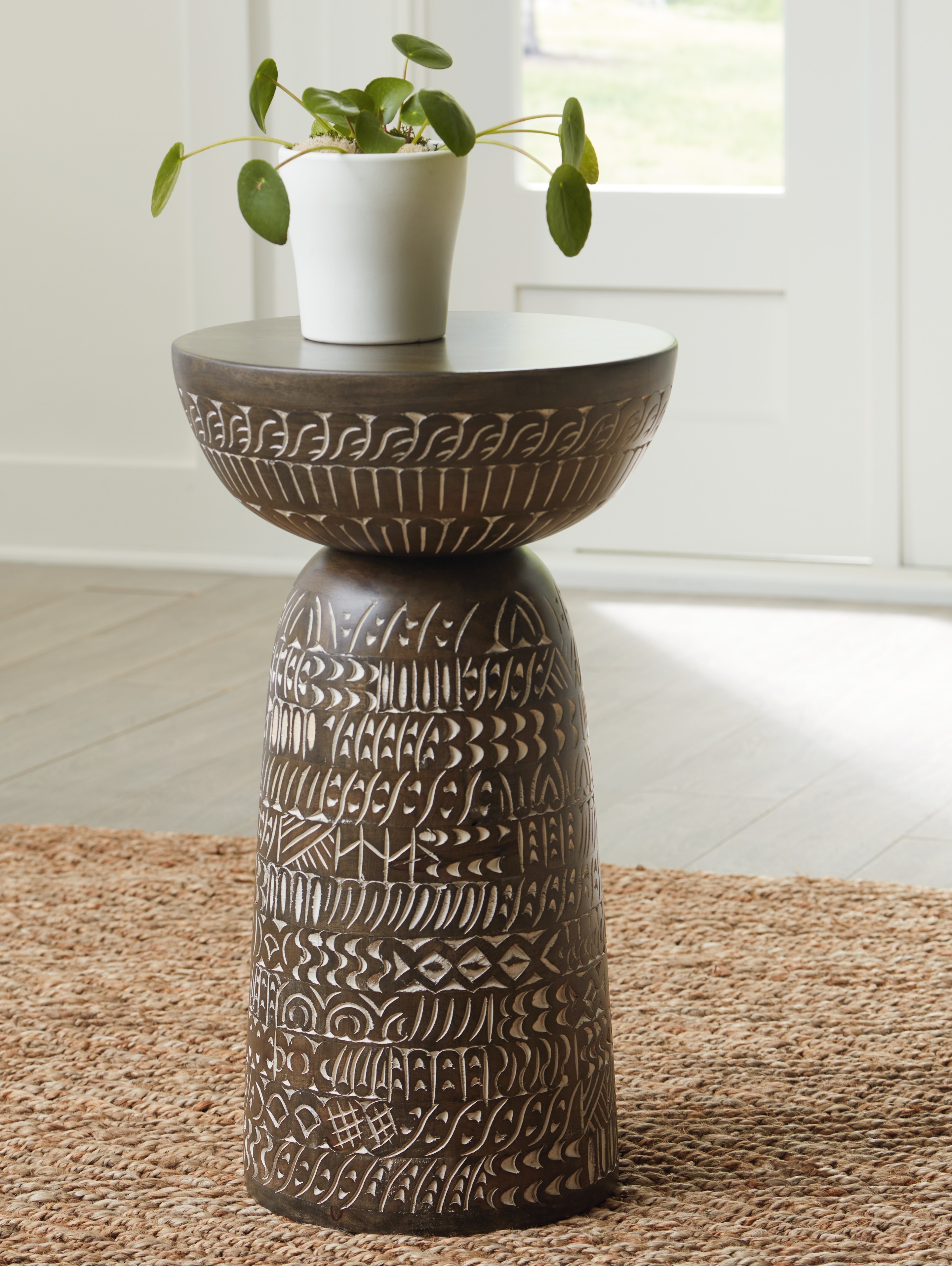 Signature Design by Ashley Living Room Hadcher Accent Table