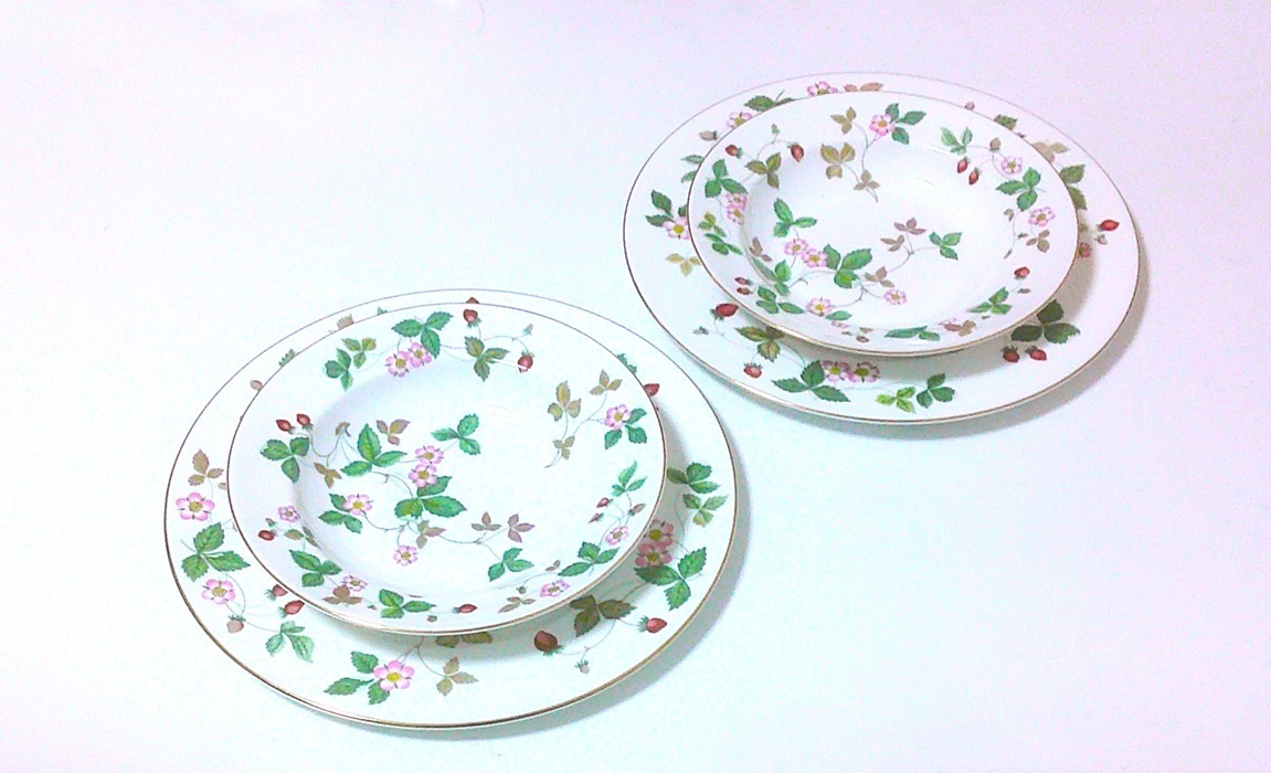 ウェッジウッドWEDGWOOD ワイルドストロベリー ディナープレート