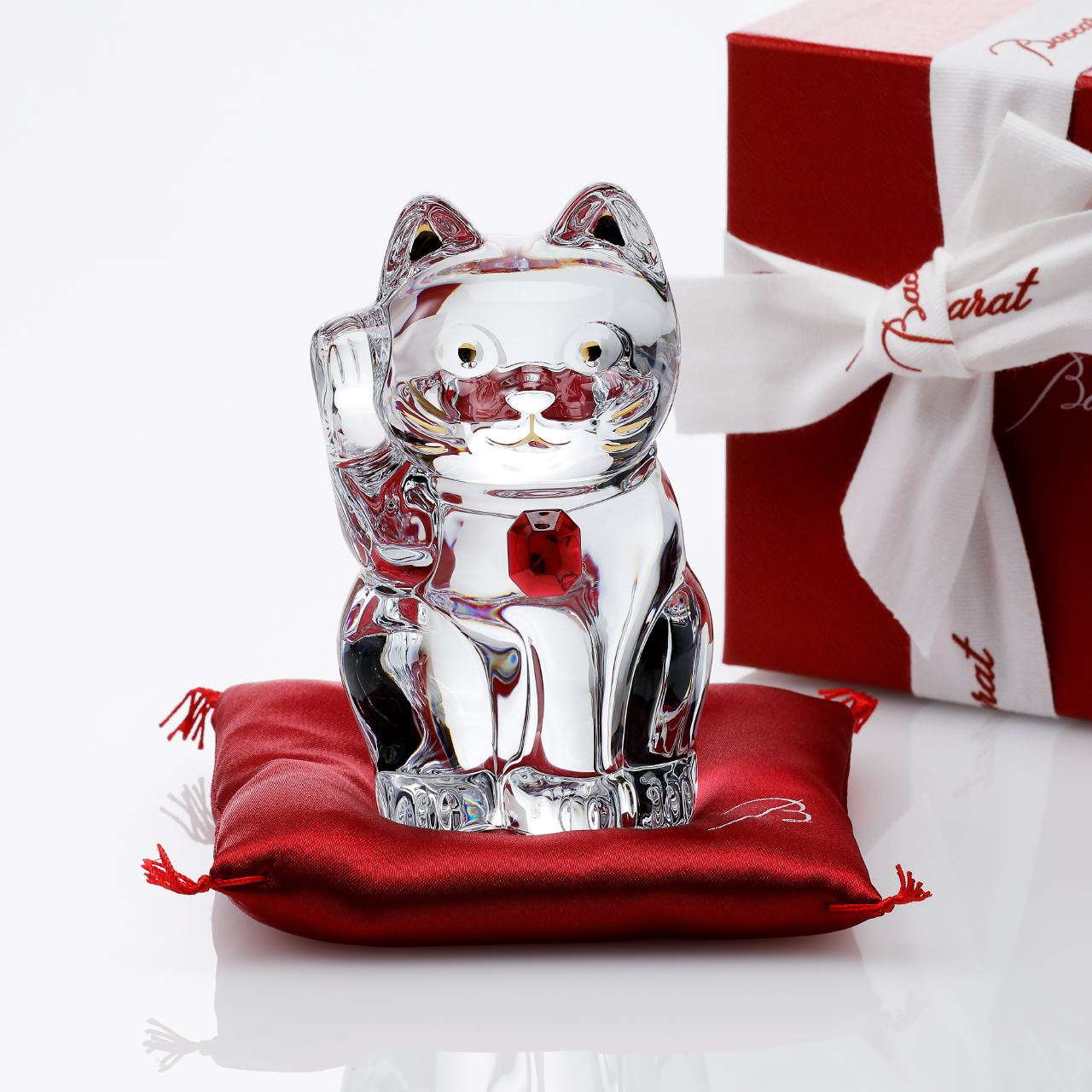 ちょこ様】Baccarat クリスタル 招き猫 レッドオクトゴン 約10cm