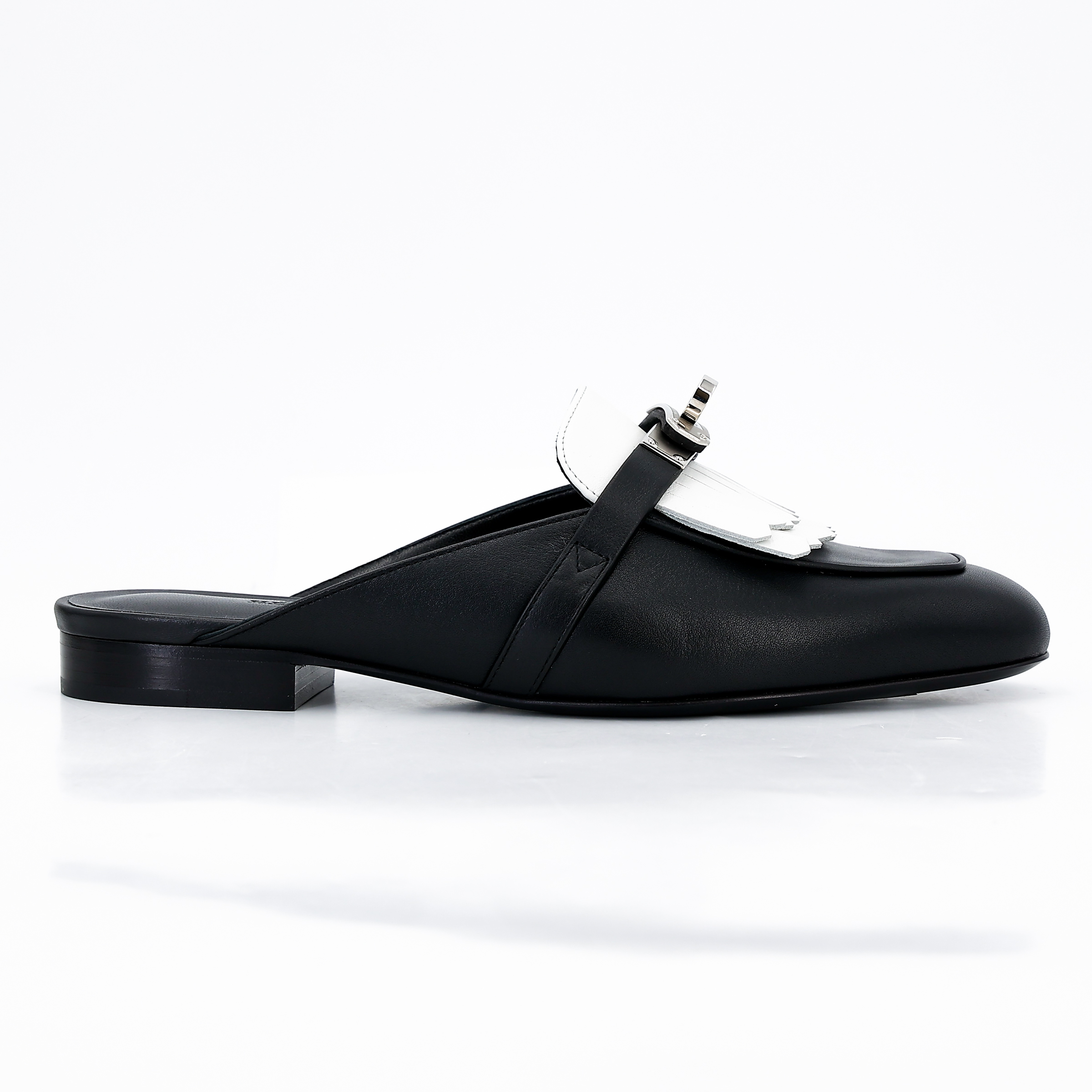 Brand New ( Rank N ) HERMÈS Oz mule Black (89) White (01) Calfskin