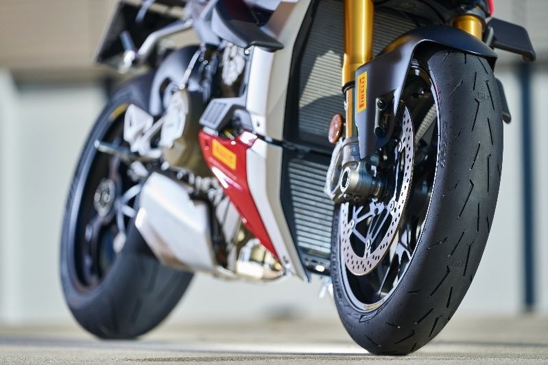 Webike | PIRELLI ピレリ DIABLO ROSSO IV CORSA 【200/60 ZR 17 M/C