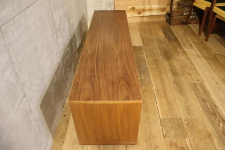 人気の無印良品(MUJI)のウォールナット材 スタッキングキャビネット