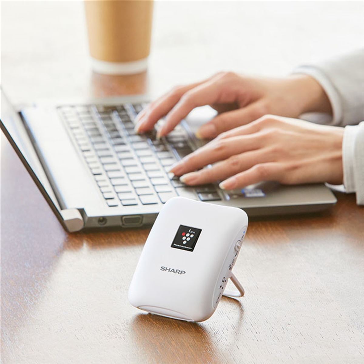 シャープ、モバイルタイプのプラズマクラスターイオン発生機「IG-NM1S