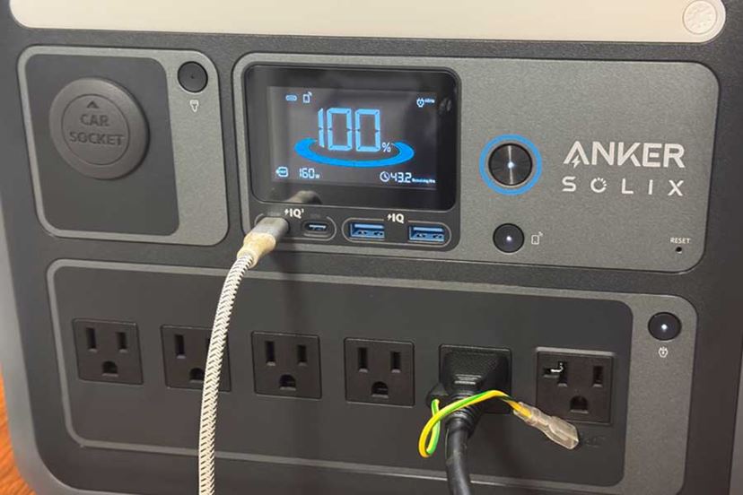 人気の理由は!? 1,500W出力のポータブル電源ANKER「Solix C1000」を
