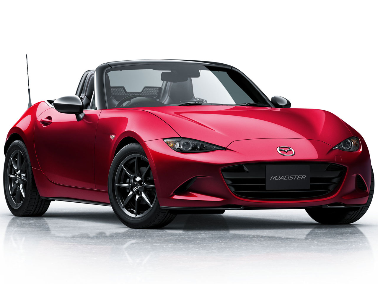 マツダ ロードスター 2015年モデル RED TOP (MT)の価格・性能・装備