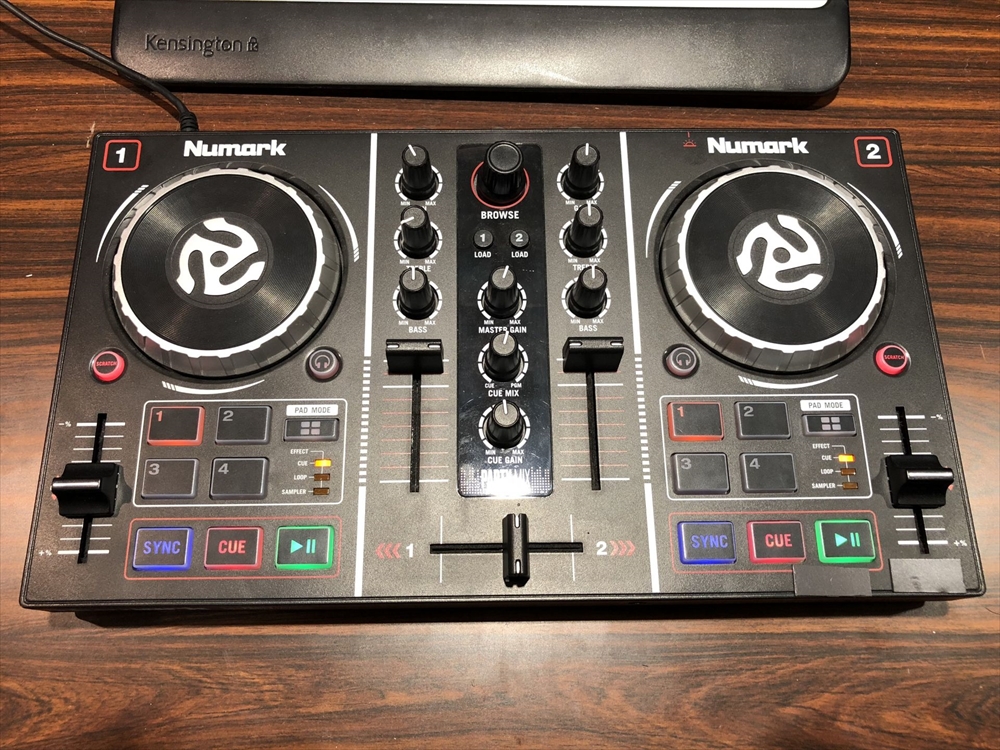 わずか￥10,000 であなたもDJデビュー？ Numark Partymix レビュー