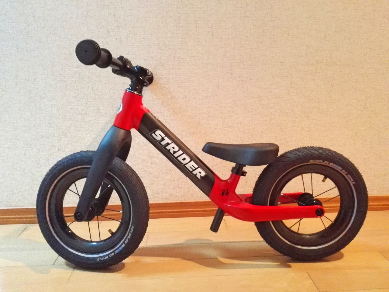 美品、サビなし、キズ少ない】STRIDER バランスバイク 赤 12インチ
