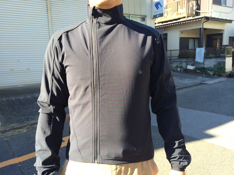 Rapha の冬用アウター、『クラシックソフトシェルジャケット』の