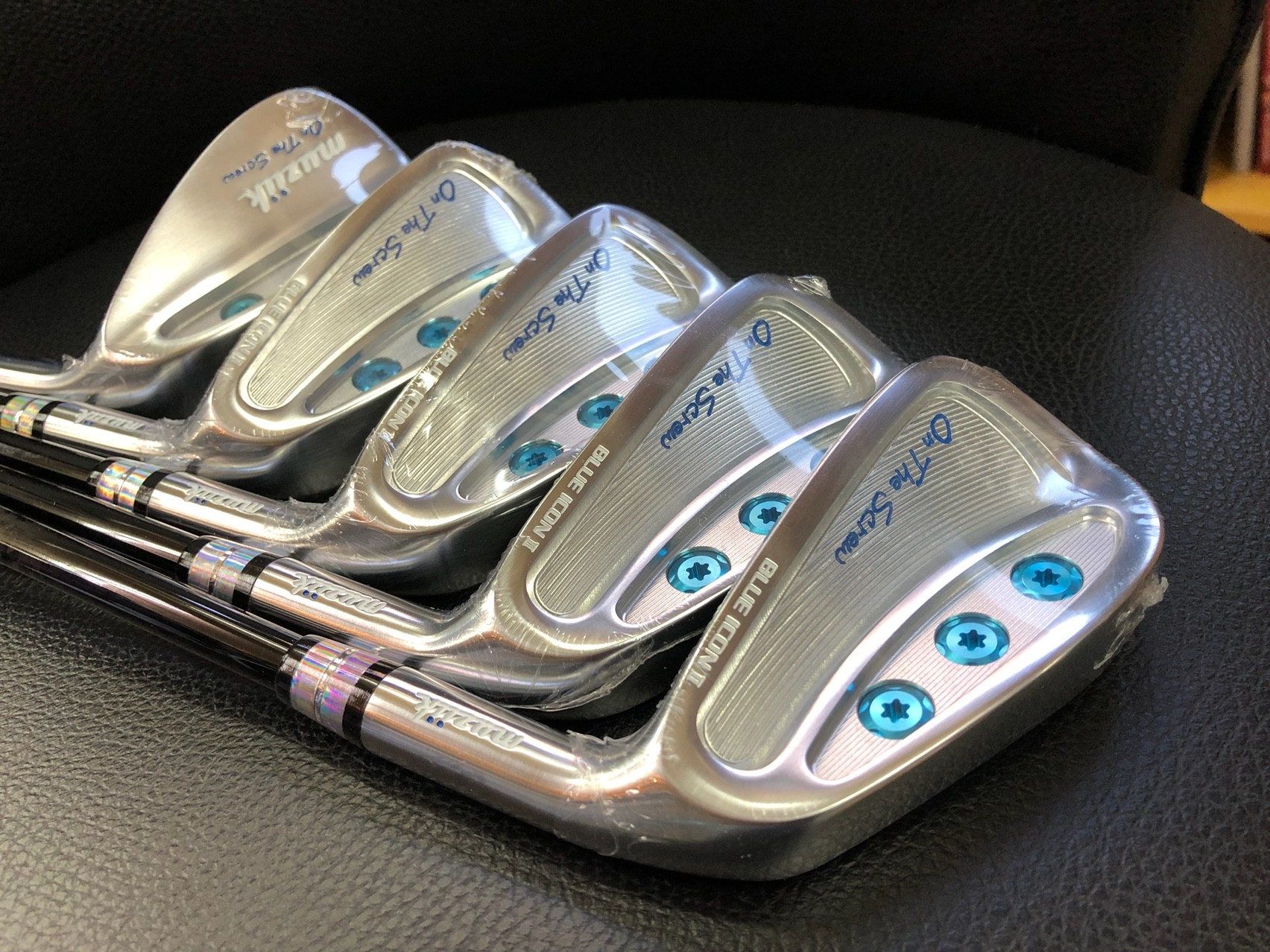 ムジーク muziik On The Screw Blue Icon II Muziik Golf Official Site/