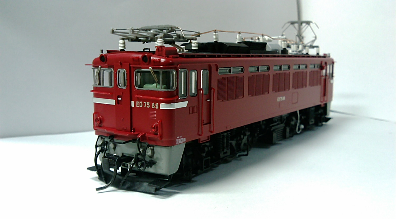 念願のHOゲージ「国鉄ED75形交流電気機関車(原色機)」 : 風来狐の鉄道雑記