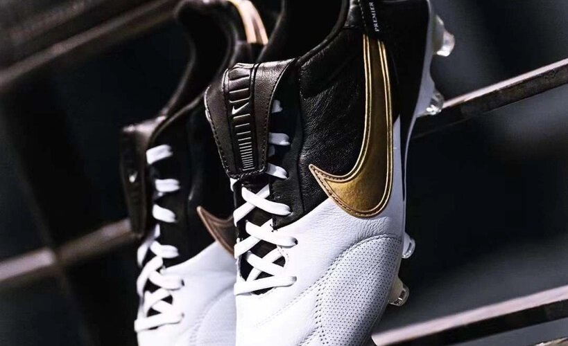 ナイキ プレミア3 限定カラー 26.5 ナイキ プレミア 3 FG／サッカー