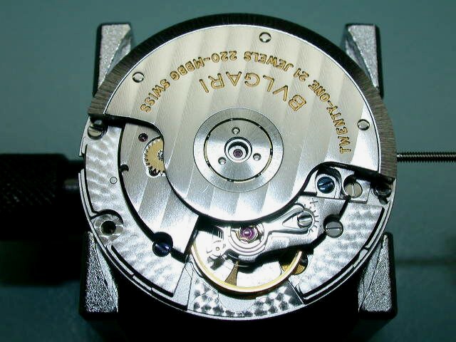 Bulgari SD 38 S クロノグラフ 時計鎖⛓️が壊れた。自動巻です Amazon