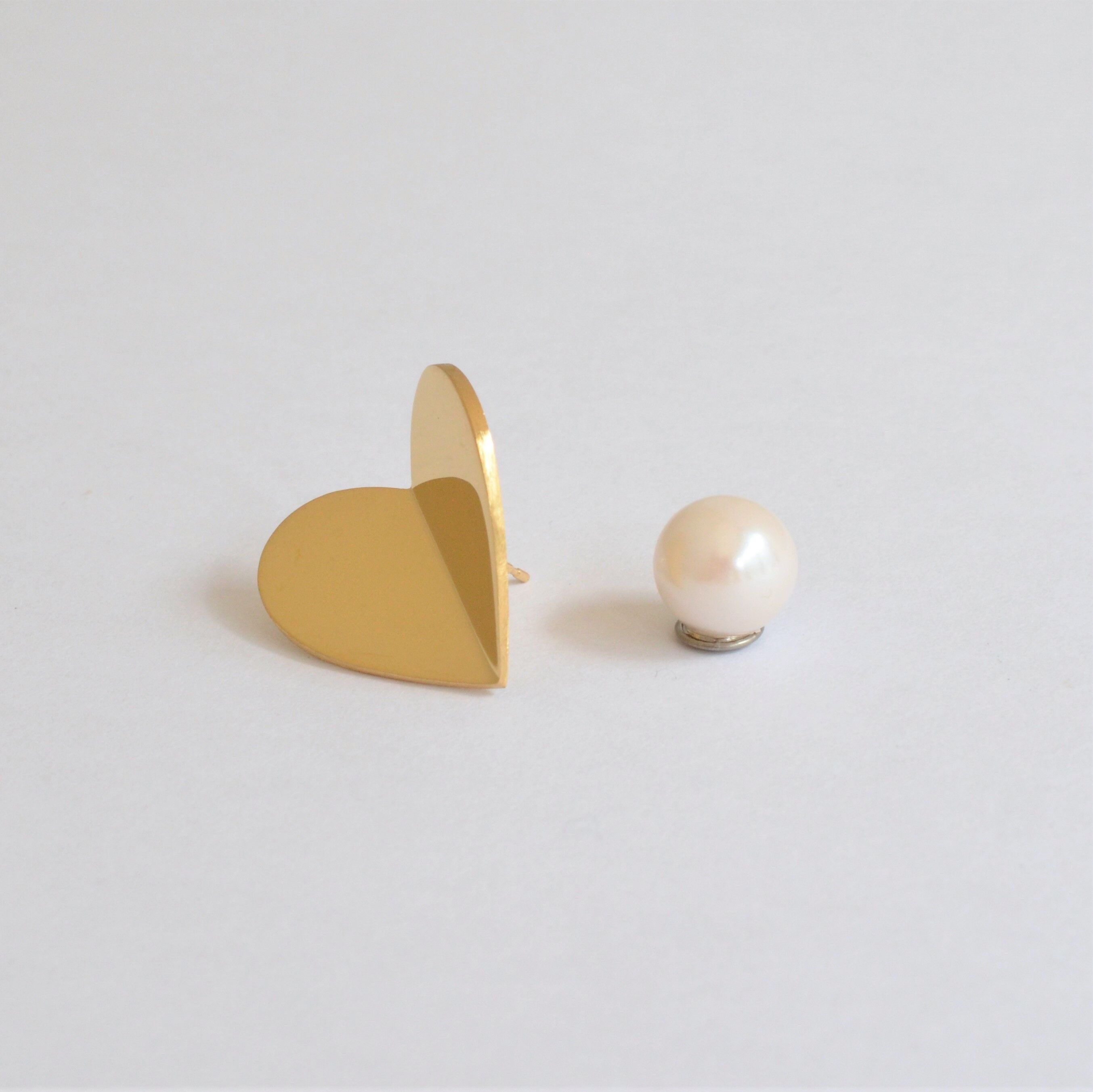 Middle heart pierce (gold) – MAYU online store