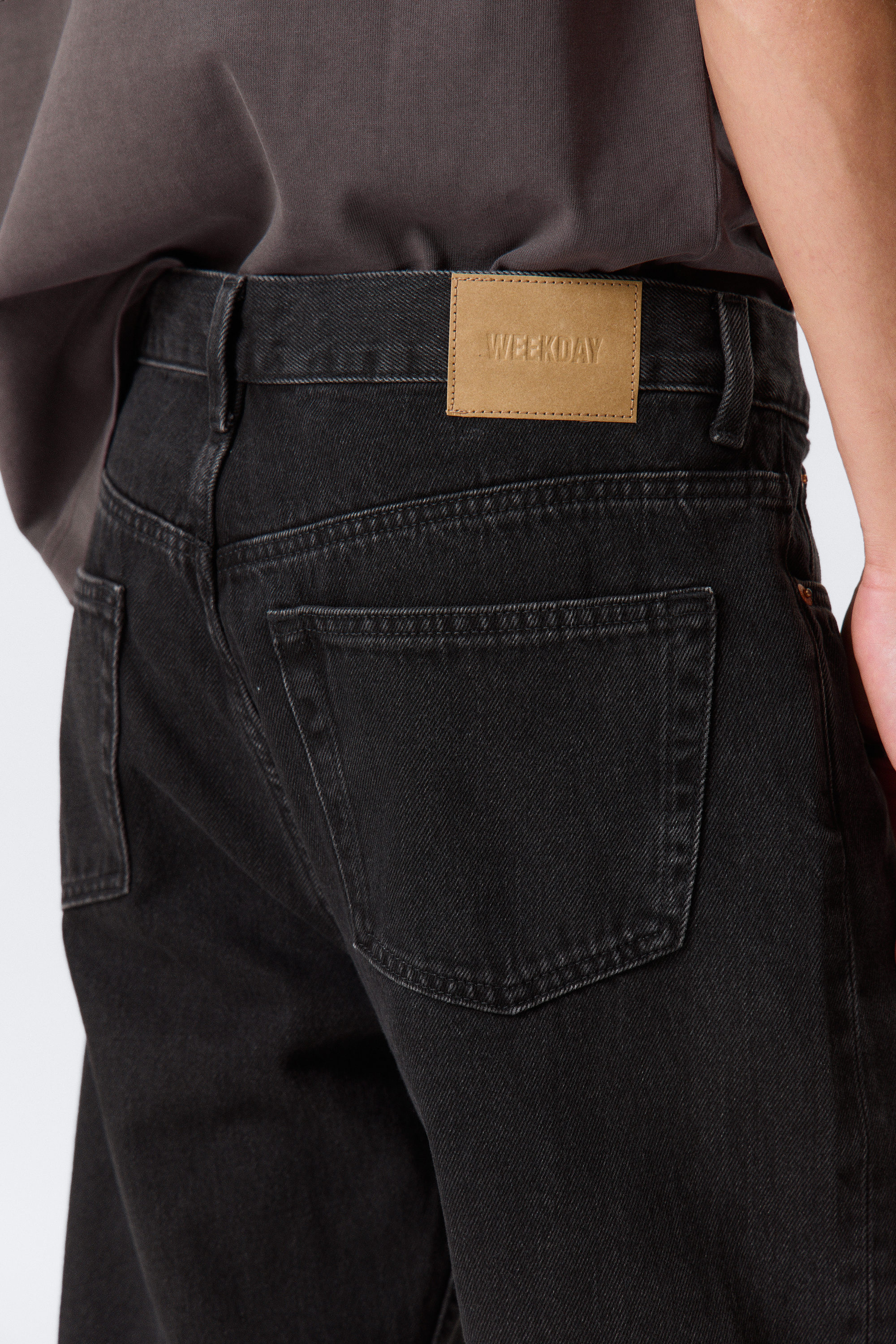space mid rise relaxed straight leg jeans - Tuned Black - Black
