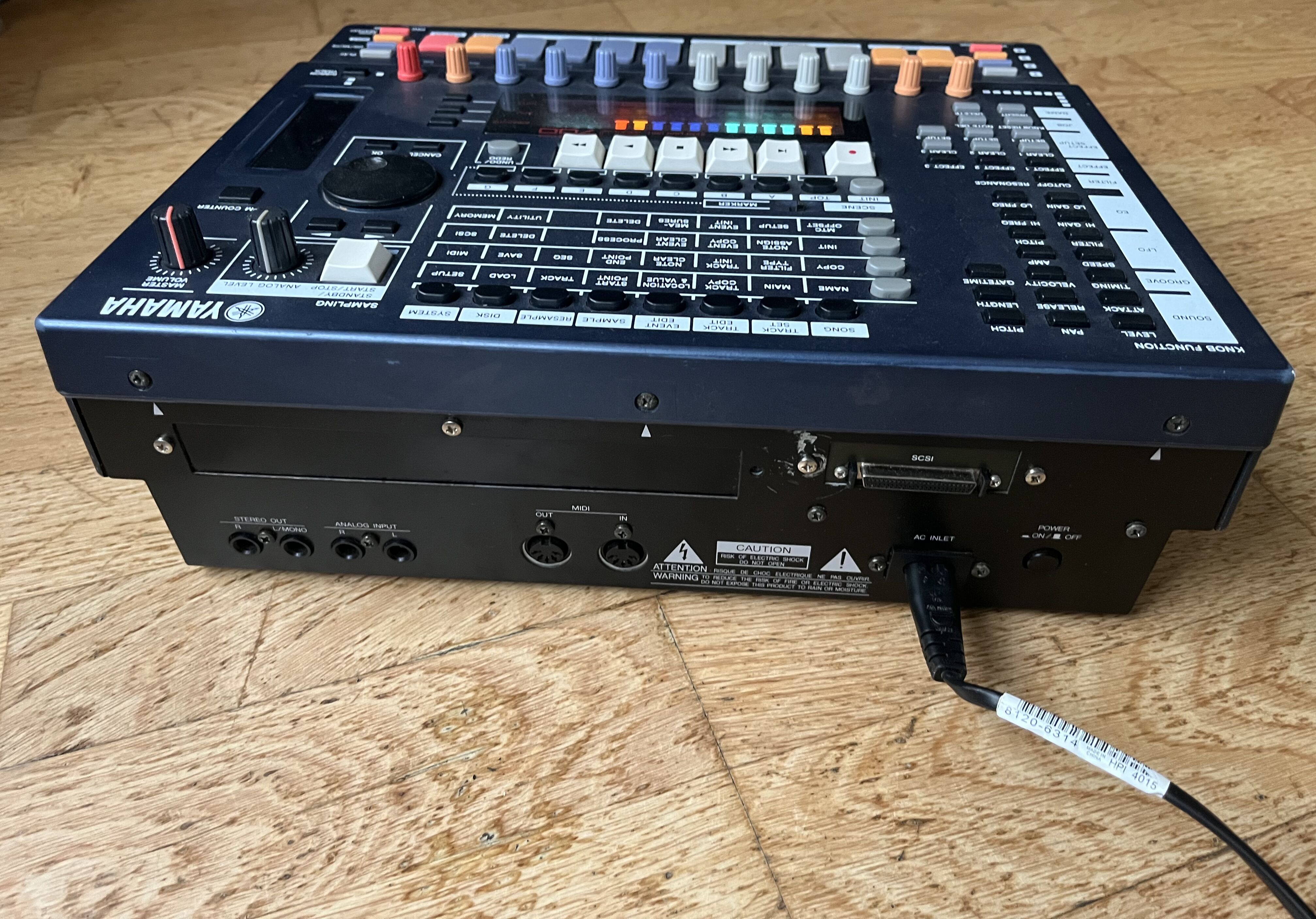 SU700 - Yamaha SU700 - Audiofanzine