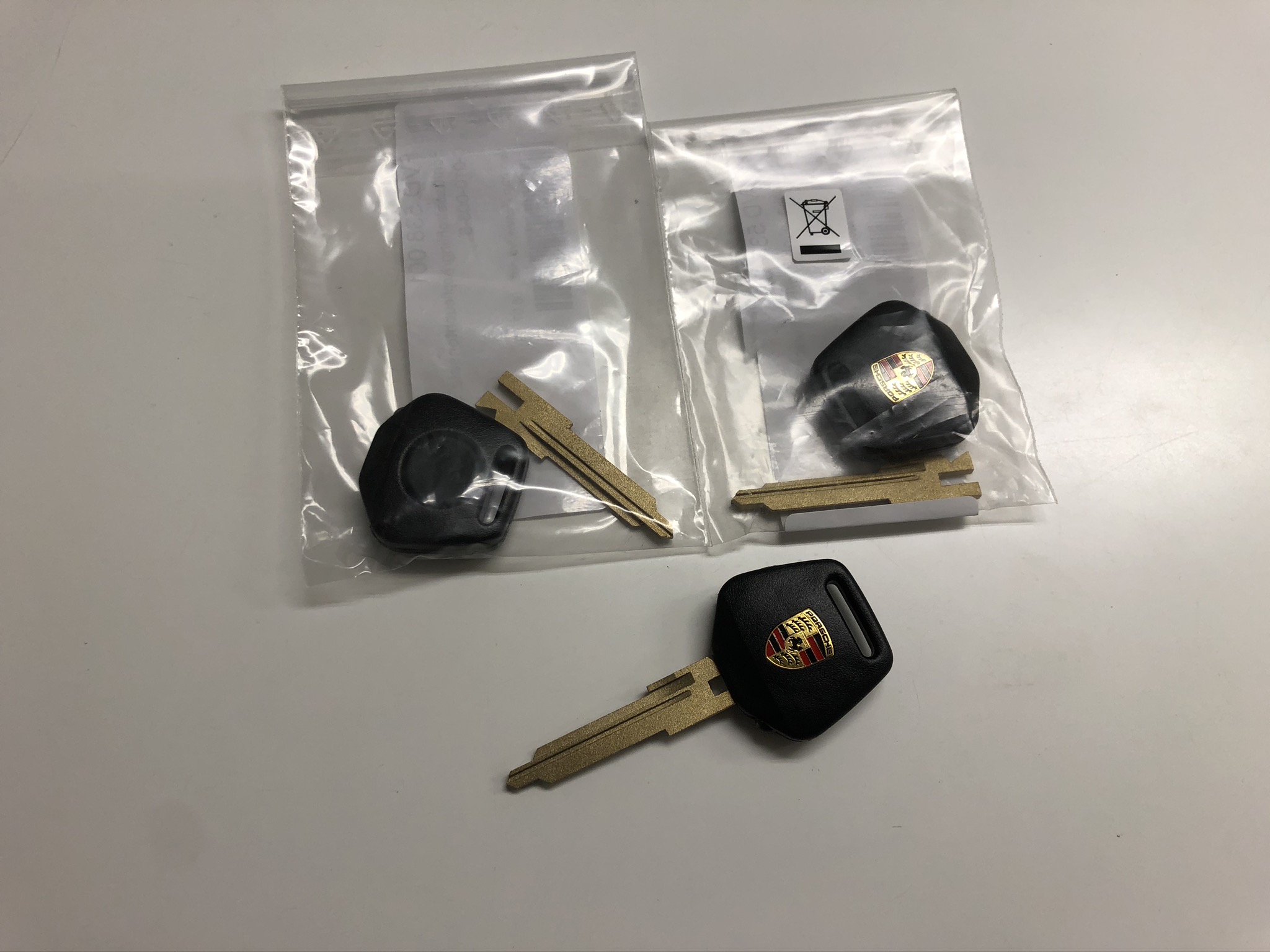 ポルシェ 空冷911 ブランクキー入荷 – Morethan Motorsport ポルシェ