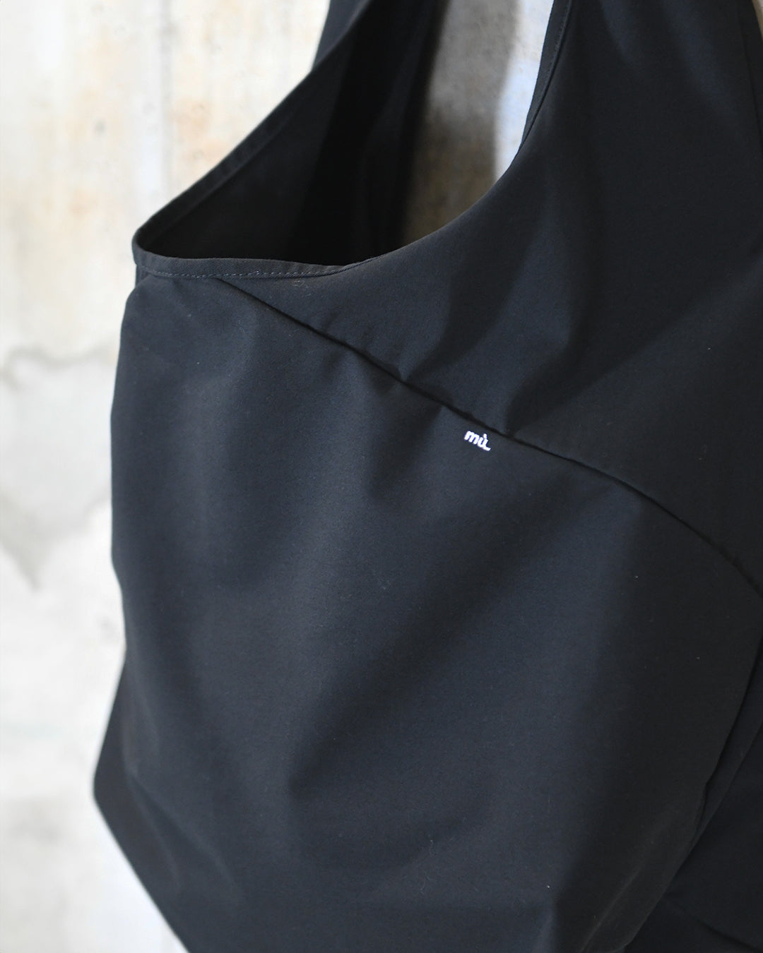 POSTMAN BAG / BLACK | A men's brand that focuses on domestic