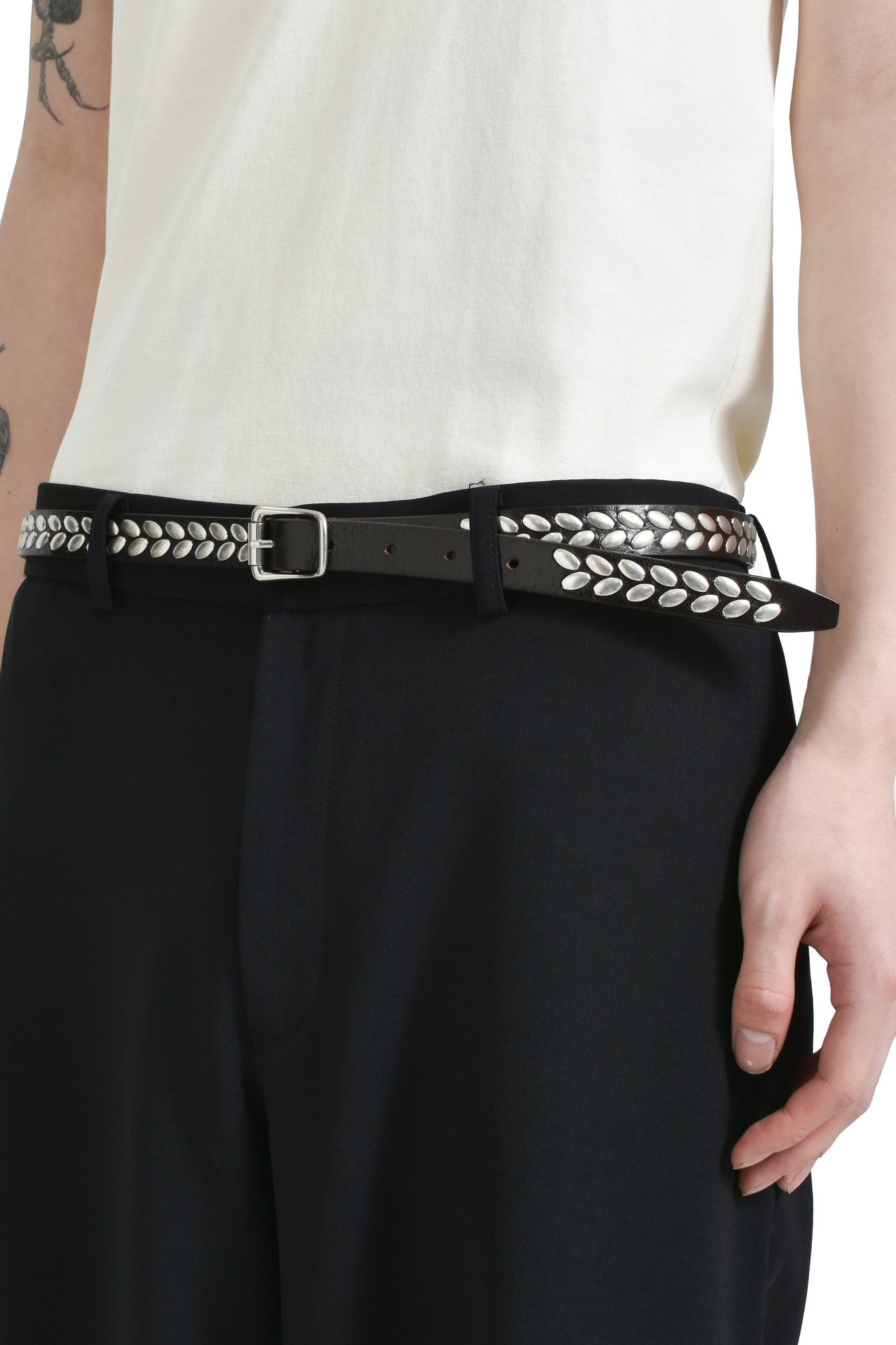 LEMAIRE スタッズ付きブラックレザーベルト LEMAIRE スタッズ付き