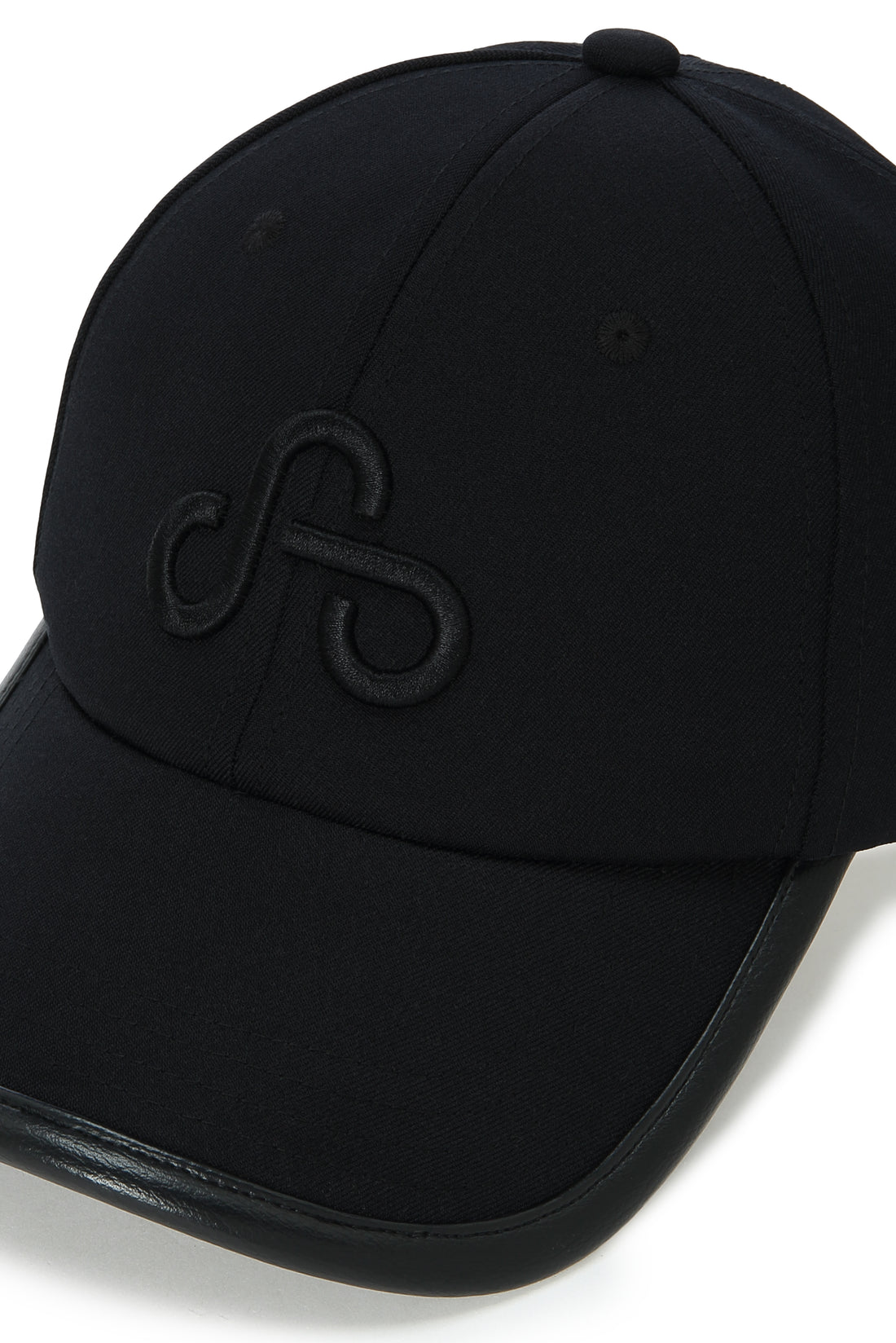 TRIMMED CAP (Black) | OAO（オーエーオー）は「人間らしい体験を