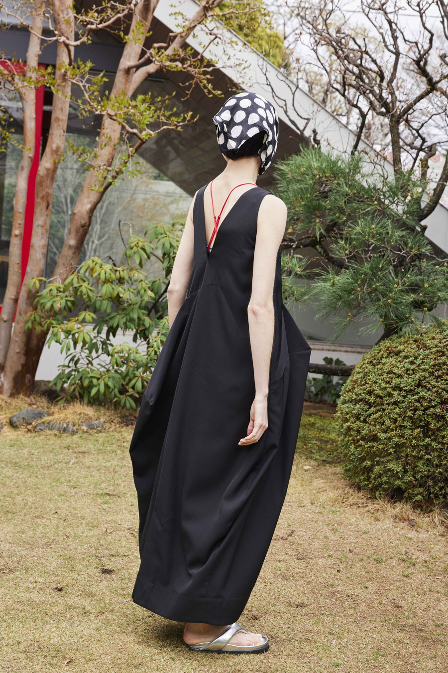 OMMO ONLINE STORE / IRREGULAR PATTERN V NECK OP