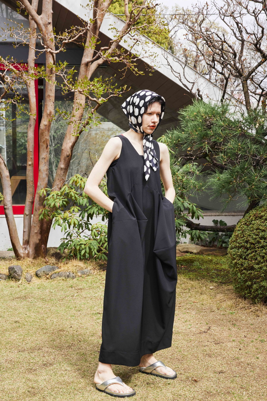 OMMO ONLINE STORE / IRREGULAR PATTERN V NECK OP