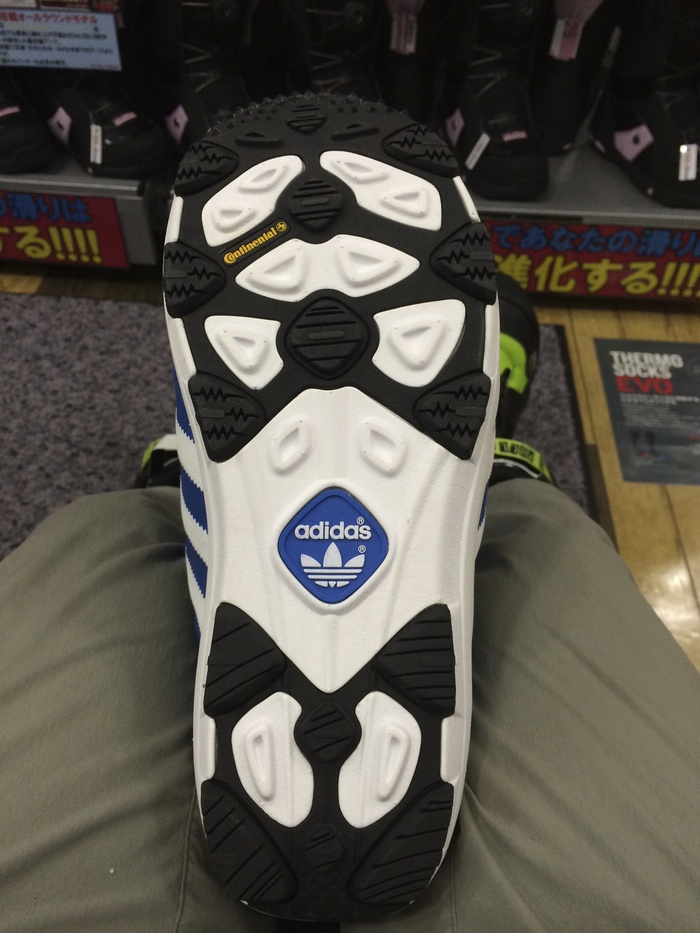adidas Snowboarding : MOUNTAIN SNOW RESEARCH