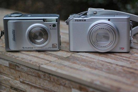 玄人専科】名機対決 Finepix F10 vs XQ1 : 【匠のデジタル工房・玄人専科】