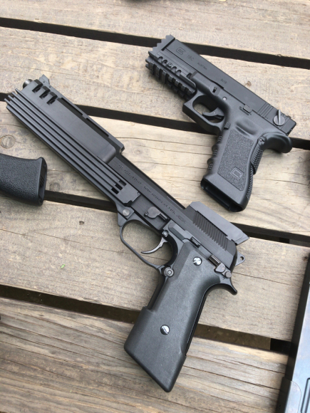 東京マルイM93RをMGC オート9のパーツでカスタム : Black Fantom