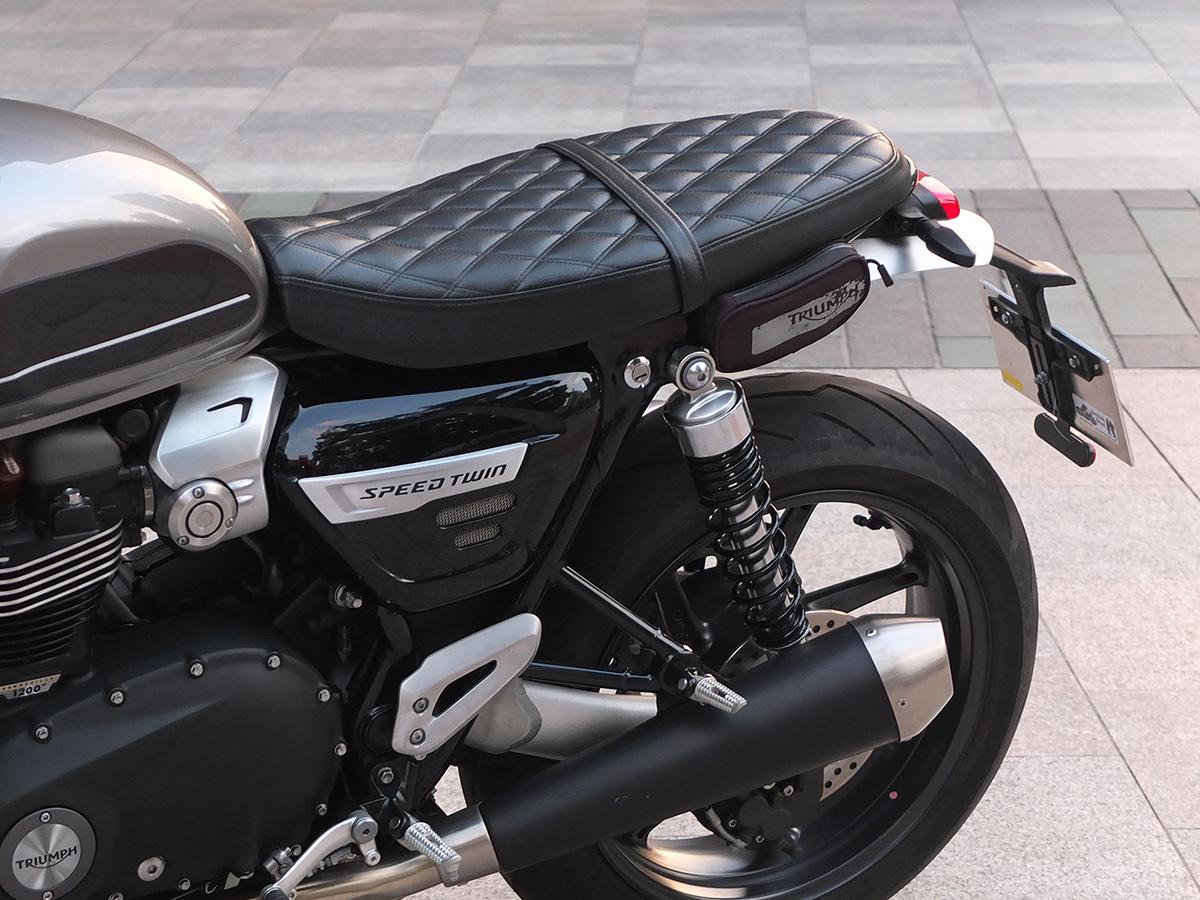 スピードツイン用のQUILTEDなベンチシート : La nuova vespa?