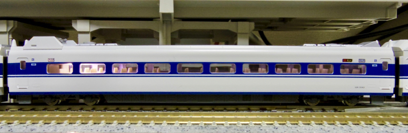 鉄道模型／KATO］100系新幹線＜グランドひかり＞ 16両を並べる : 新