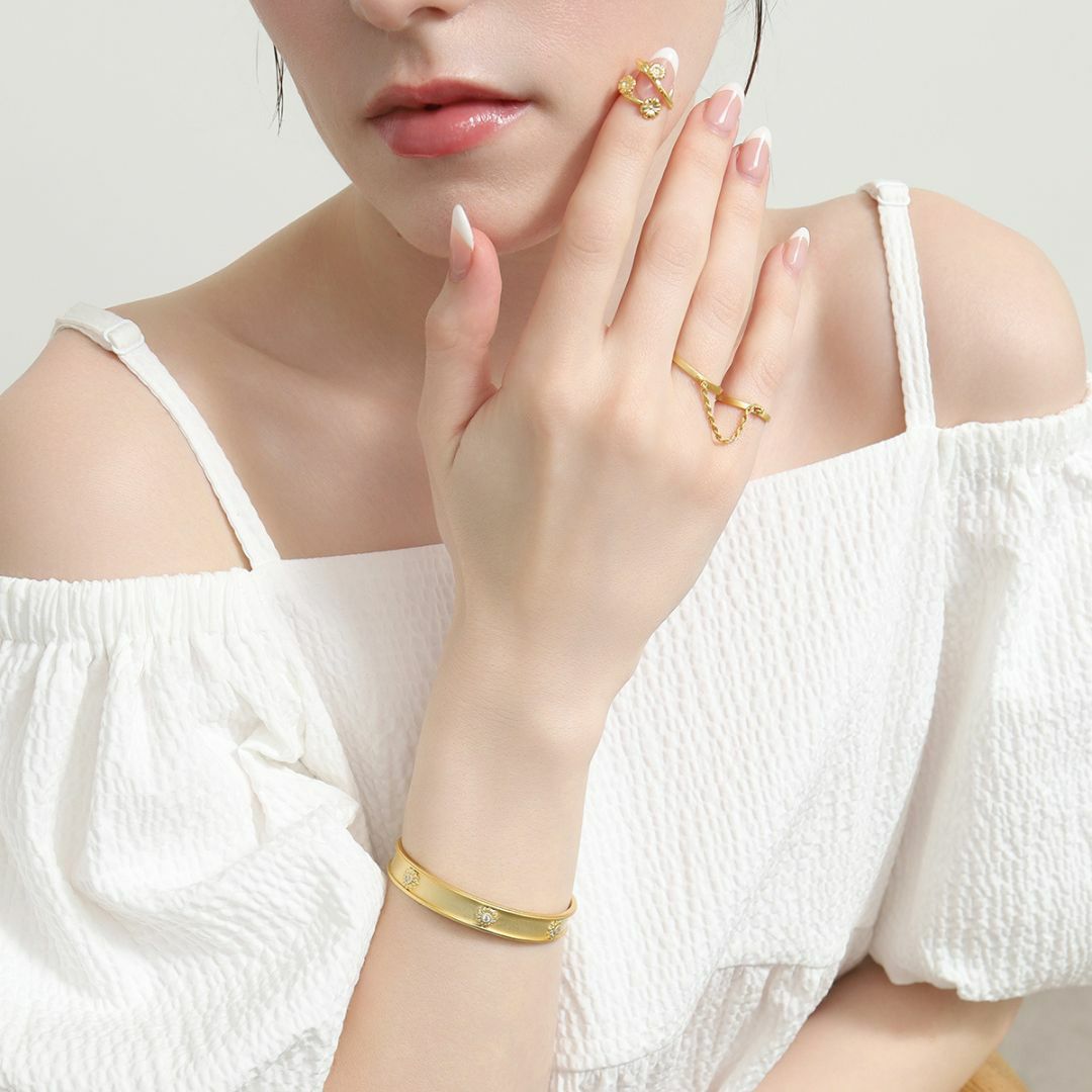 Flower Bangle (Gold)【Luxe】 | Freecus