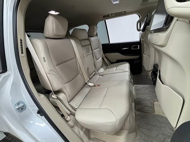 TOYOTA LAND CRUISER ZX | 2024 | PEARL WHITE | 21000 km | details