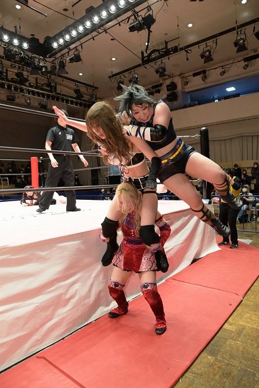 東京女子】プリンセスタッグ王座奪取のNEO美威獅鬼軍に舞海魅星&鈴芽が