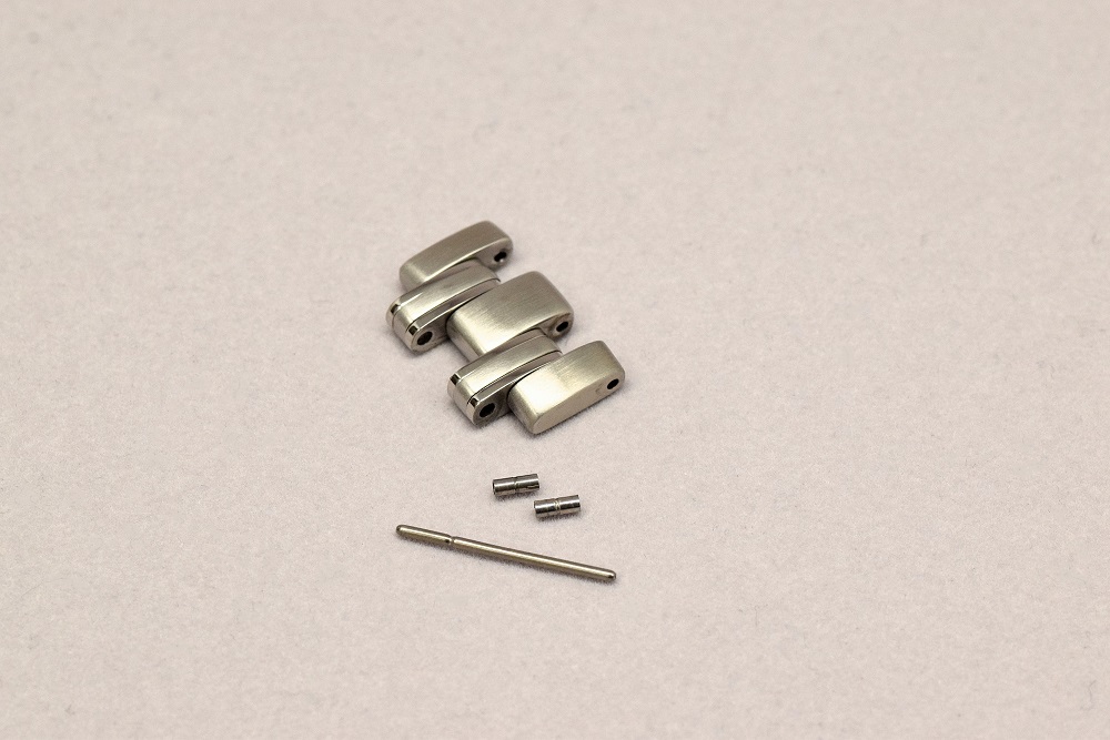 OMEGA/オメガ：シーマスター、バンドの駒（コマ）足し | 時計修理