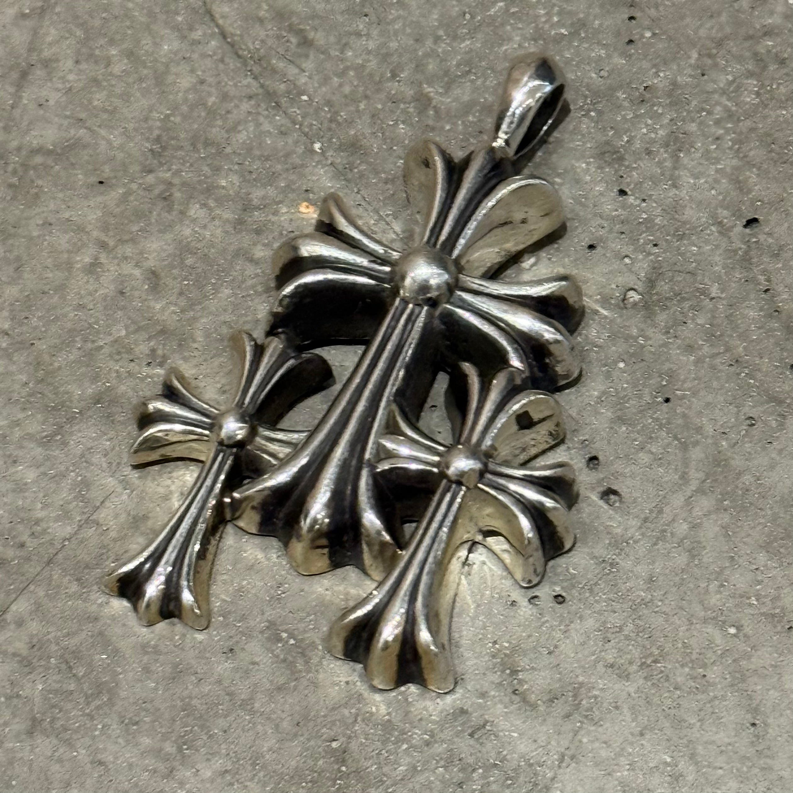 CHROME HEARTS LARGE TRIPLE CROSS PENDANT 'SILVER' – Sadō Room