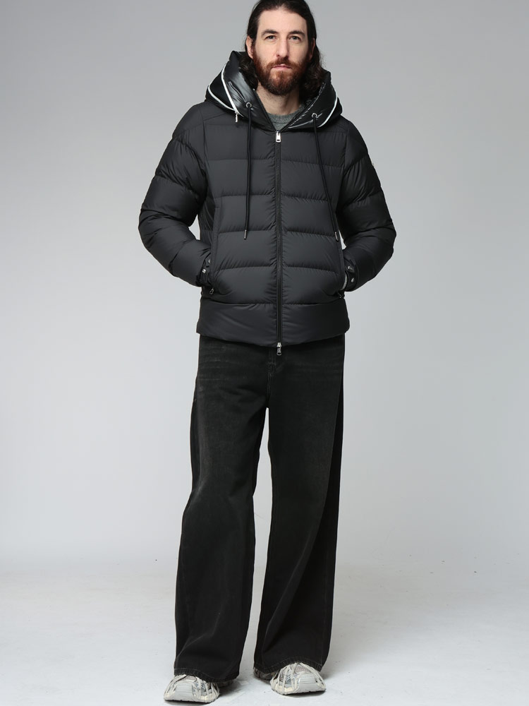 MONCLER (モンクレール) フードロゴ フルジップ ダウンジャケット