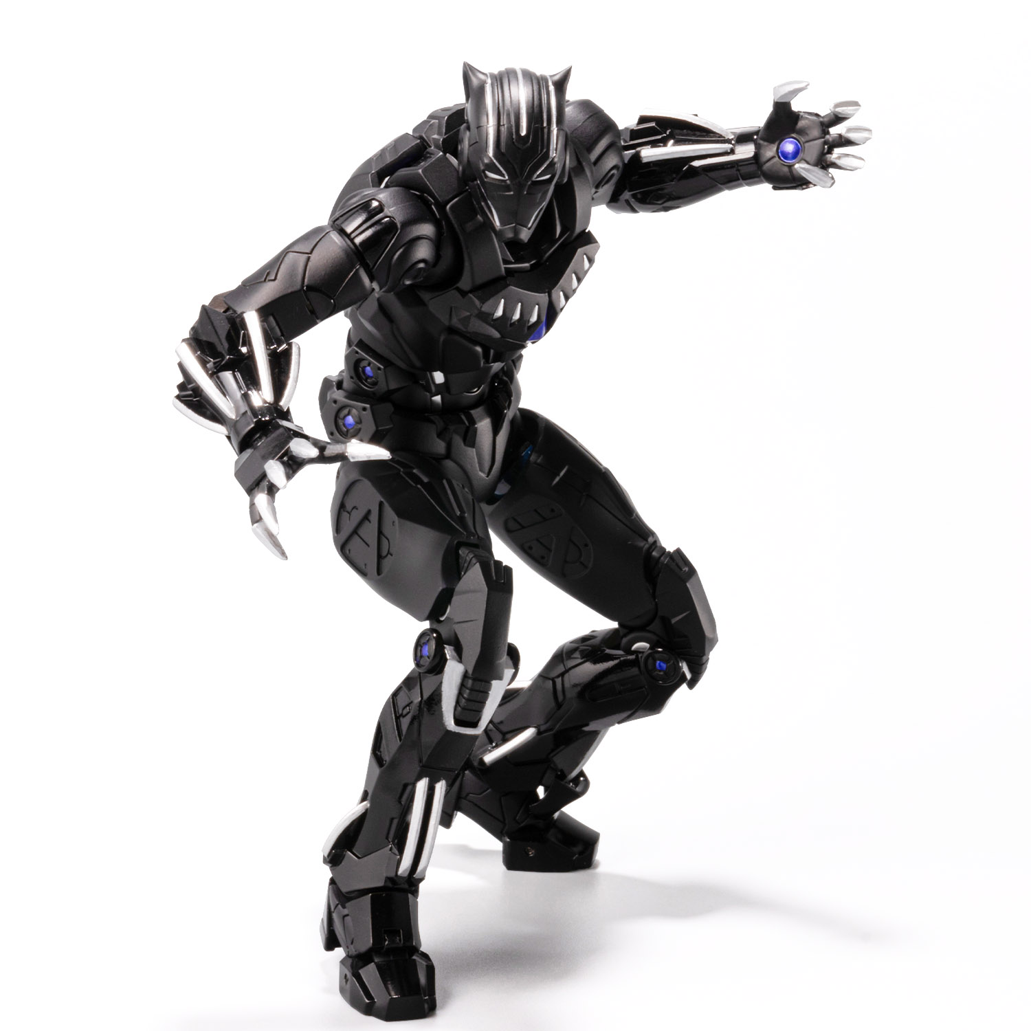 ファイティングアーマー ブラックパンサー – 株式会社千値練 ー
