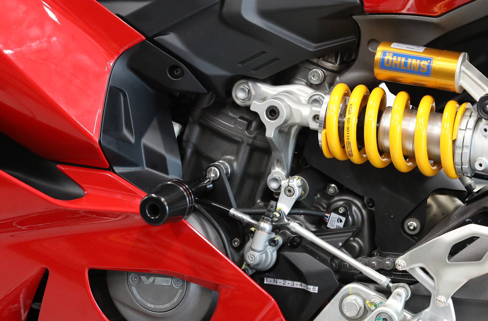 エンジンスライダー（PANIGALE V2 /S STF V2 '25-） | AELLA